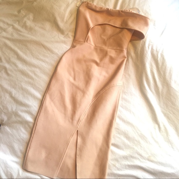 BLUSH PINK MIDI BANDAGE DRESS - Picture 2 of 5